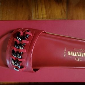 Valentino Slides